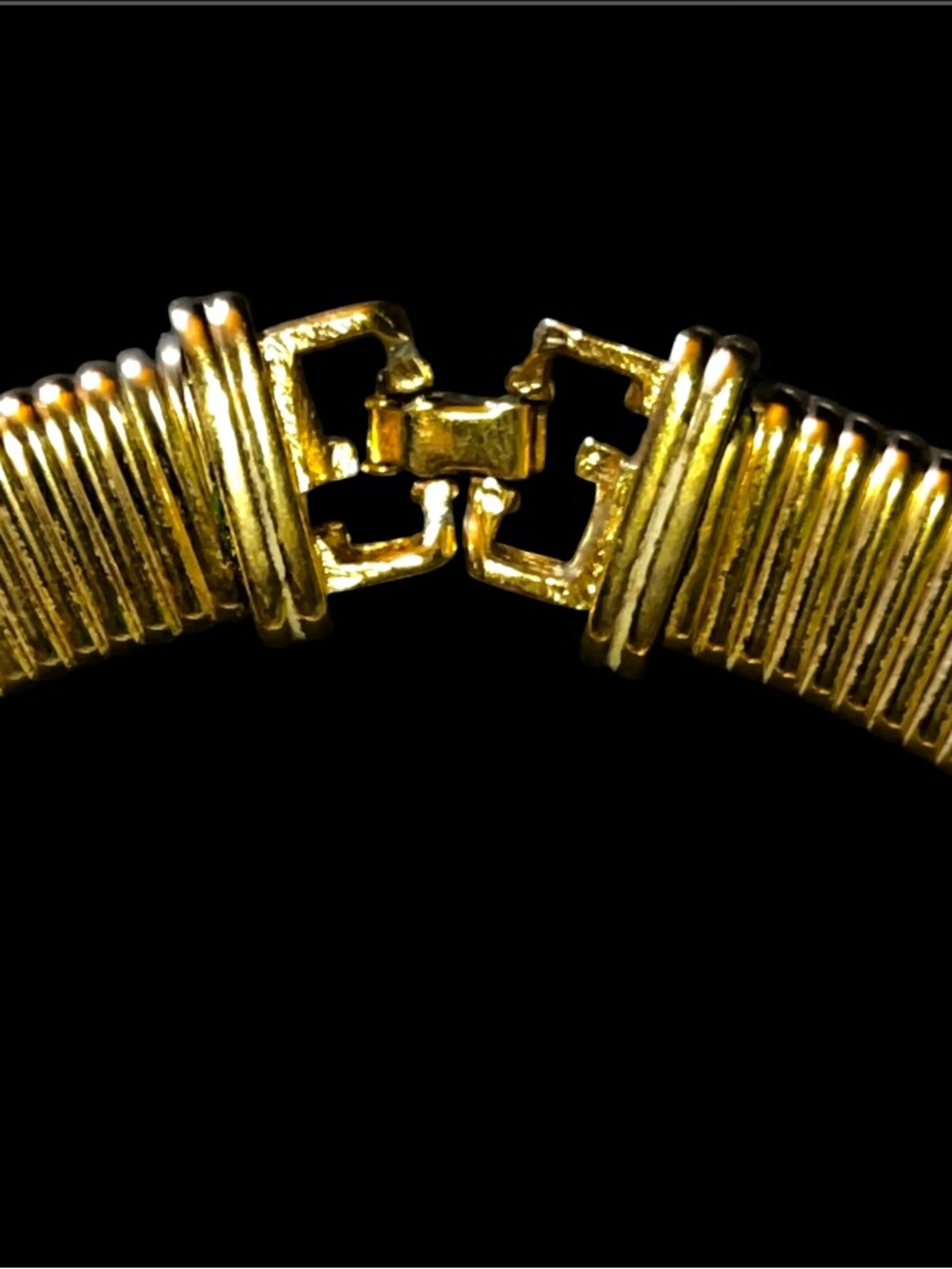Vintage 1980’s Givenchy Gold-Tone Tubogas Omega Collar Necklace - Picture 8 of 12